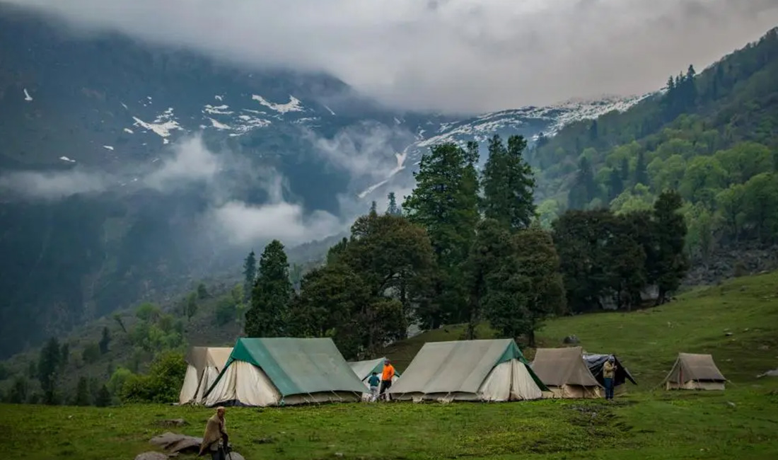 How to Stay Cool While Camping: Top Tips for a Refreshing Adventure