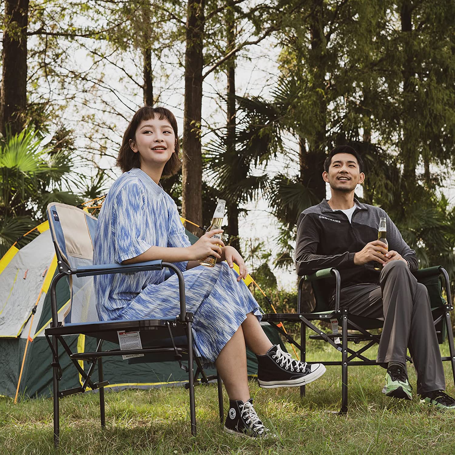 Outdoor Popular Style Traveling Camping Chairs Ultralight Foldable Camping Director Chairs with Side Table Pocket Handle