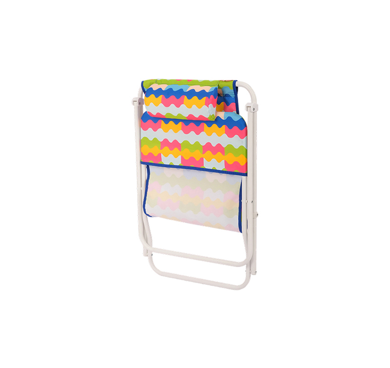 Folding Beach Chair with Pillow – Steel Frame & Polyester Fabric